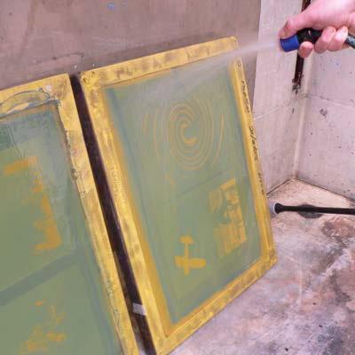 To prepare the screen with photopolymer emulsion: 1.