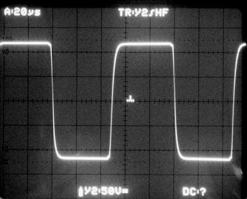 9, 10) - Capacitive load dependency of square wave output (Fig. 11) 300 Output amplitude (Volt) 250 200 150 100 50 0 10 1 10 2 10 3 10 4 10 5 10 6 Integrated noise (mv rms) 0.28 0.26 0.24 0.22 0.20 0.