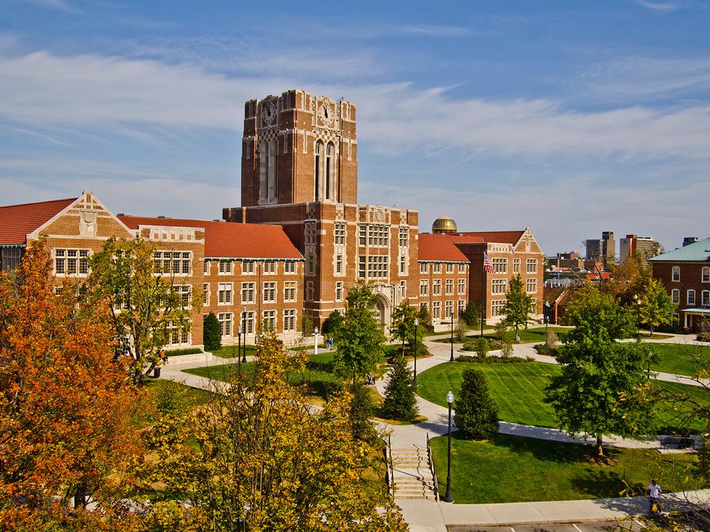 NEAR PROMINENT UNIVERSITY The University of Tennessee at Knoxville is a major economic draw to the area, hosting an average of 28,000 students from all 50 states and more than 100 foreign countries