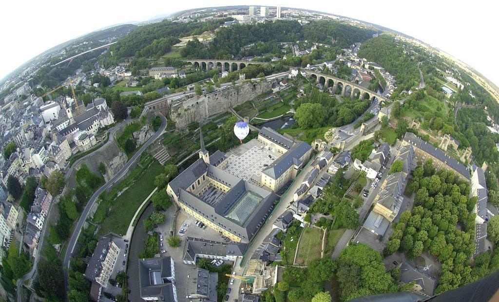 Luxembourg, here we are This place is about more than money. Consumers want continuous access games that are, in principle, free. Ideally, their game continuously improves and expands, as a service.