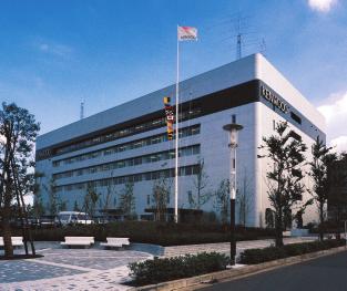 Testing Japan: Yokohama Headquarters Manufacturing Tuned into Technology Kenwood Communications Based in Yokohama, Japan, Kenwood is renowned throughout the world as a leader in wireless radio