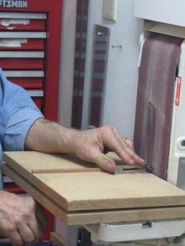 into the top). Heel block angle sander Jig for sanding the heel block to the proper angle.