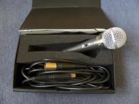 Philips Studio-Mixer-Booster Dynamic cardioid microphone, 1/4 Jack connector on attached cable.