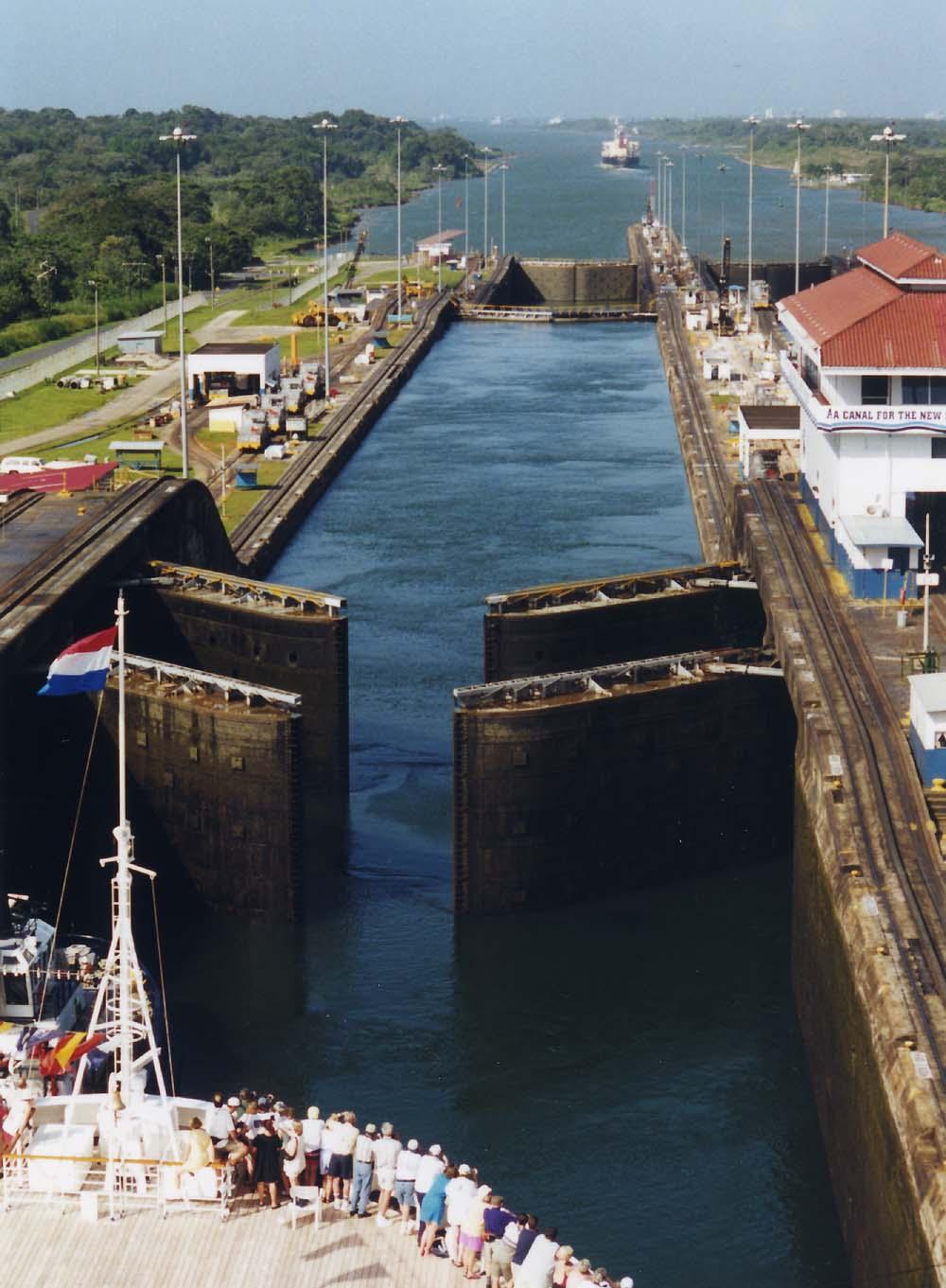 Panama canal gatun locks opening [Photograph]. (n.d.). Retrieved from http://upload.wikimedia.org/wikipedia/commons/7/71/ Panama_Canal_Gatun_Locks_opening.