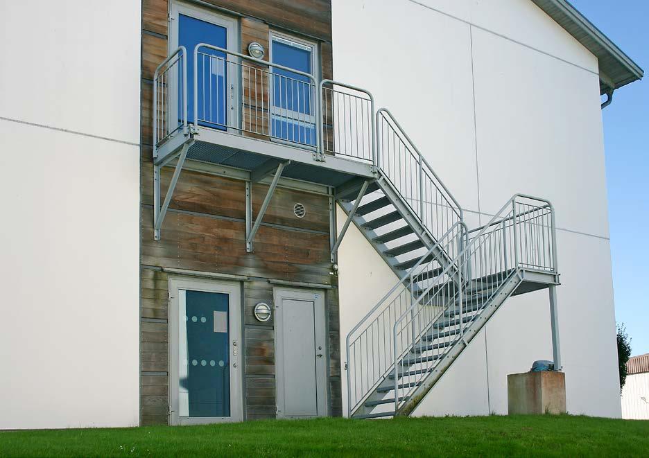 Straight staircases for evacuation and industry Weland's straight staircases for industrial applications