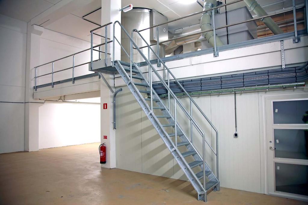 Standard straight flight staircase Manufacture takes place in accordance with the construction rules issued by the Swedish National Board of Housing, Building and Planning (BBR) and is dimensioned in