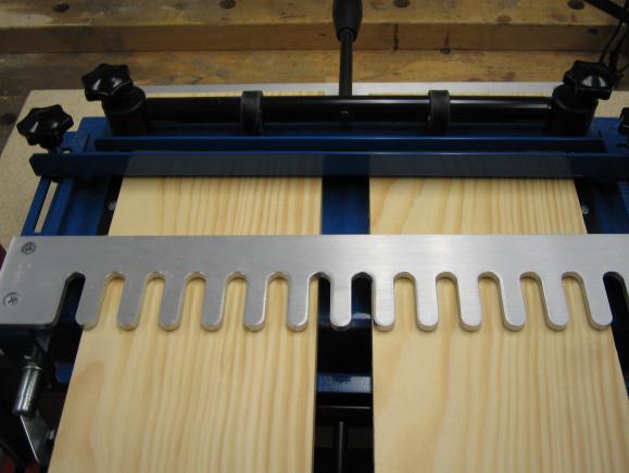 86N80.10 Economy Dovetail Jig IMPORTANT: Before using your dovetail jig, it should be securely fastened to a workbench.