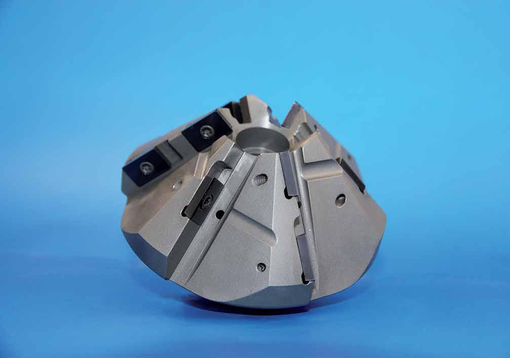 Milling cutter for inclined surfaces