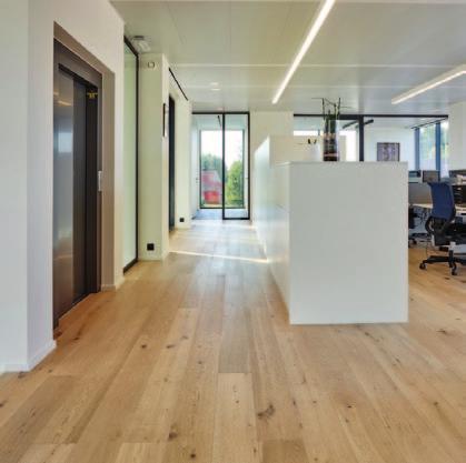 STRUCTURAL ENGINEERED 20/21mm RANGE Structural by design with a plywood based engineered system and 6mm wear layer, this range of versatile products can be fully bonded, floated or secret nailed to