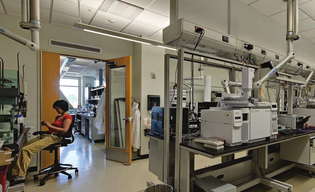 Scientific Environment Above: Instrument lab with adaptable casework systems to meet the needs of new equipment and processes.