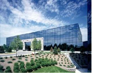 This 60,000 sf facility has an attractive amenity package including, underground parking, conference room and vending