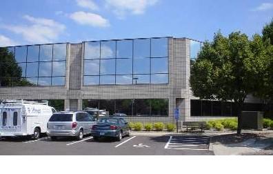 Prepared y Interlachen Corporate Center 93 5050 Lincoln Dr Edina, MN 55436 105,128 SF 1999 10,817 SF $20.00 FSG PLUG and PLY!! This space is fully furnished and in like new condition.