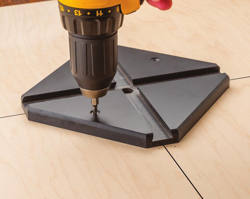 Centerpoint Major Axis We recommend using a 1/4" diameter spiral up-cut bit (865, sold separately). 1. Attach your plunge router to the Jig Arm (1) with the screws from your router baseplate and install the desired bit.