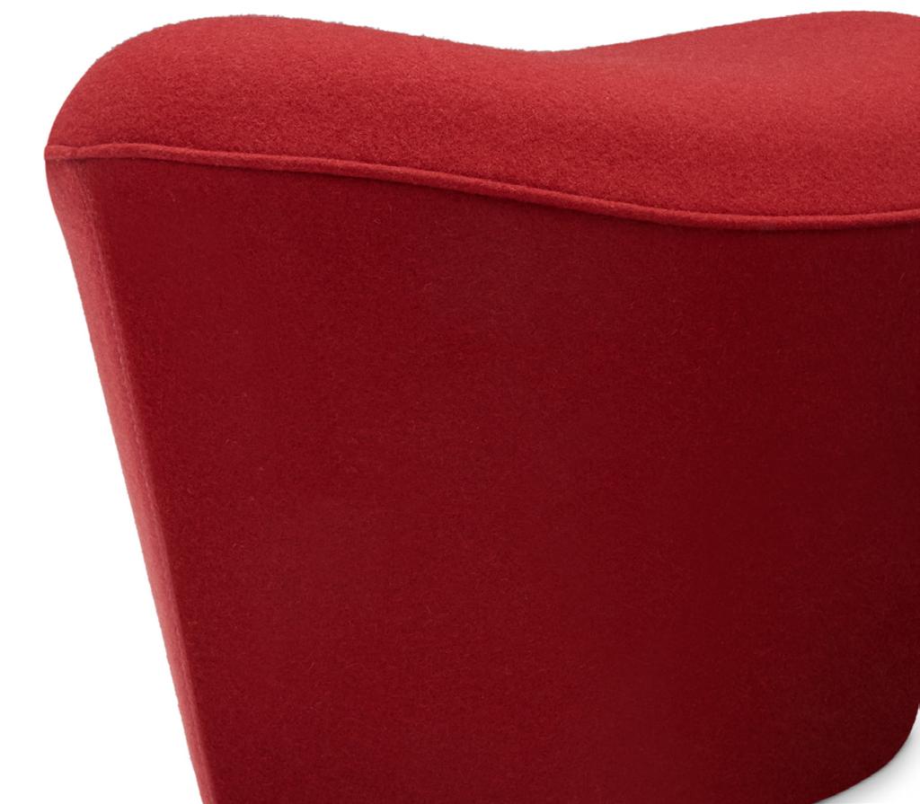 Plunk Fully upholstered for enveloping comfort A stool, a footrest or an ottoman, Plunk adapts to the task
