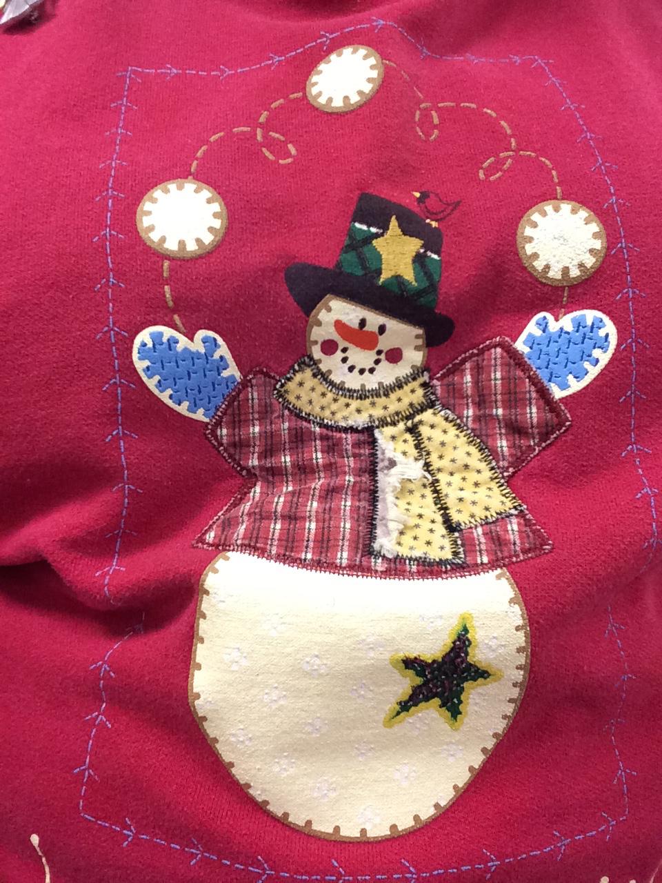 5 th GRADE HUMANITIES ASSIGNMENT EXAMPLE: Where Is the Snow? It seems as if I see snowmen everywhere I look. Today I saw snowmen on my aunt's shirt, on a poster at Walmart, and even on a cereal box.