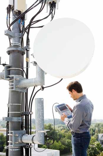 R&S FSH4/ R&S FSH8 Spectrum Analyzer Benefits and key features The R&S FSH4/FSH8 in operation during installation and maintenance of transmitter stations.