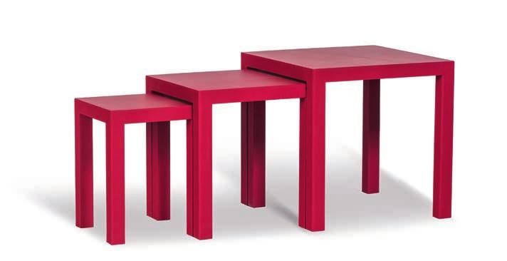 Galassia small tables can be used in several ways, either placed singularly or together.