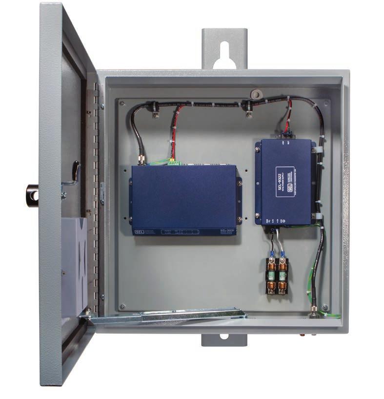 substations. The SEL-9322 provides a nominal 15 Vdc at up to 1 A to power communications or instrumentation devices.