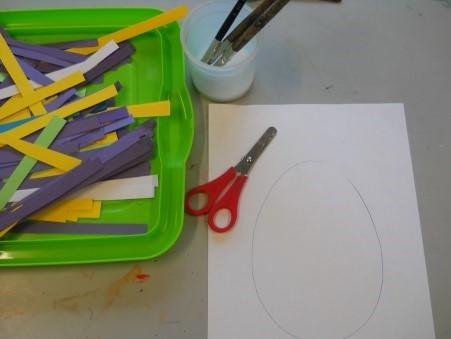 Method: Teacher: Trace an egg outline onto paper using the inner