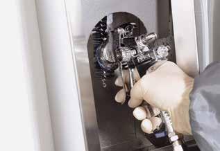 3 Gun cleaning - The spray gun stays connected to the air supply; the multifunction switch automatically reduces air pressure during cleaning mode, thus avoiding overspray.