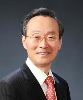 Hoil Yoon Hoil Yoon is Chairman of Yoon & Yang in Seoul, which is one of the largest law firms in Korea, with over 260 attorneys.