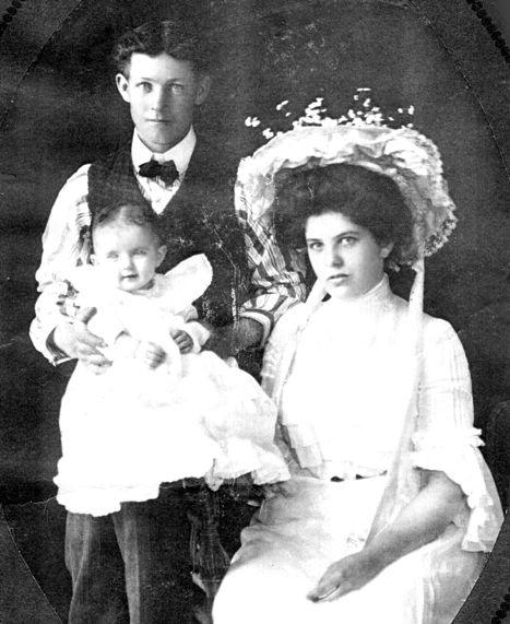 The photo appears to have been taken not long before the death of Silas in 1915.