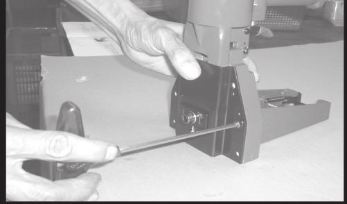 Slide linkage mechanism and adjusting rod