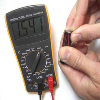 Using a Multimeter // Measuring Voltage To start with something simple, let s measure voltage on an AA battery.
