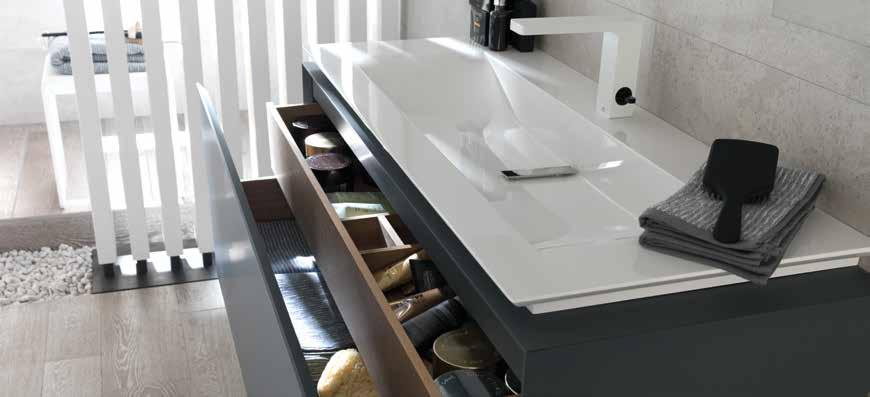 highline soft soft Vanity made of nanotechnological matt stratified with anti-fingerprint, self-regenerating and fat-repellent properties. Assembled with FOLDING system.