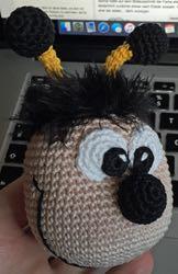 (10 Rounds) sc in each st around (6) - 60 stitches continuously counted Insert pipe cleaner. Sew the antennae on the head. Embroider the mouth. Body: Black 2. (sc 1, inc) x3 (9) 3.