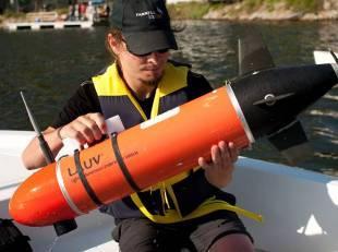 communications Light Autonomous Underwater Vehicle (L) Low cost and small (lightweight) Modular