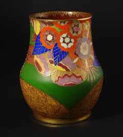 Lot 583: NEW ANEMONE vase, pattern 4245, 16cm
