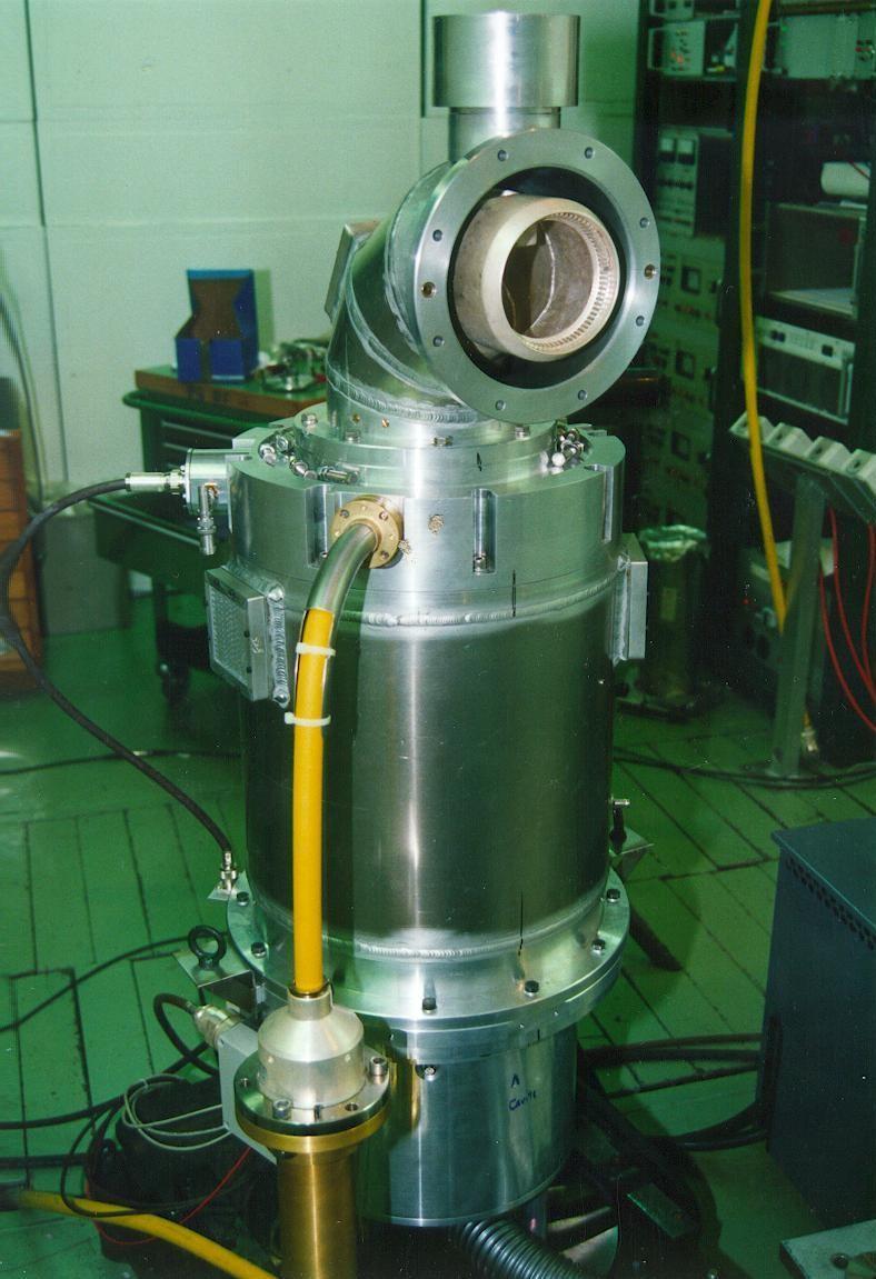 Example of a tetrode amplifier (80 MHz, CERN/PS) 400 kw, with fast RF feedback 18 Ω coaxial output (towards cavity) kv DC anode