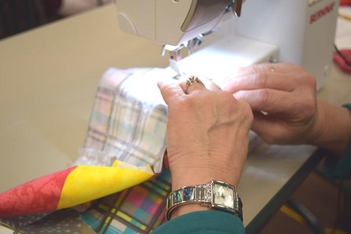 LONG ARM ORIENTATION INSTRUCTOR: LYNN KONITZER $75.00 Study the basics of stitching with a long arm quilting machine in this introductory class.