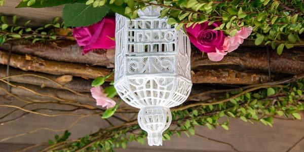 Birdcage in 3D (Lace) Add a little sweetness to your decor with this unique five-sided birdcage!