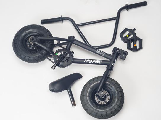 You should now have the main RKR BMX assembly, some bars with pre installed grips, a pair of pedals (one stickered L, the other stickered R ) and a