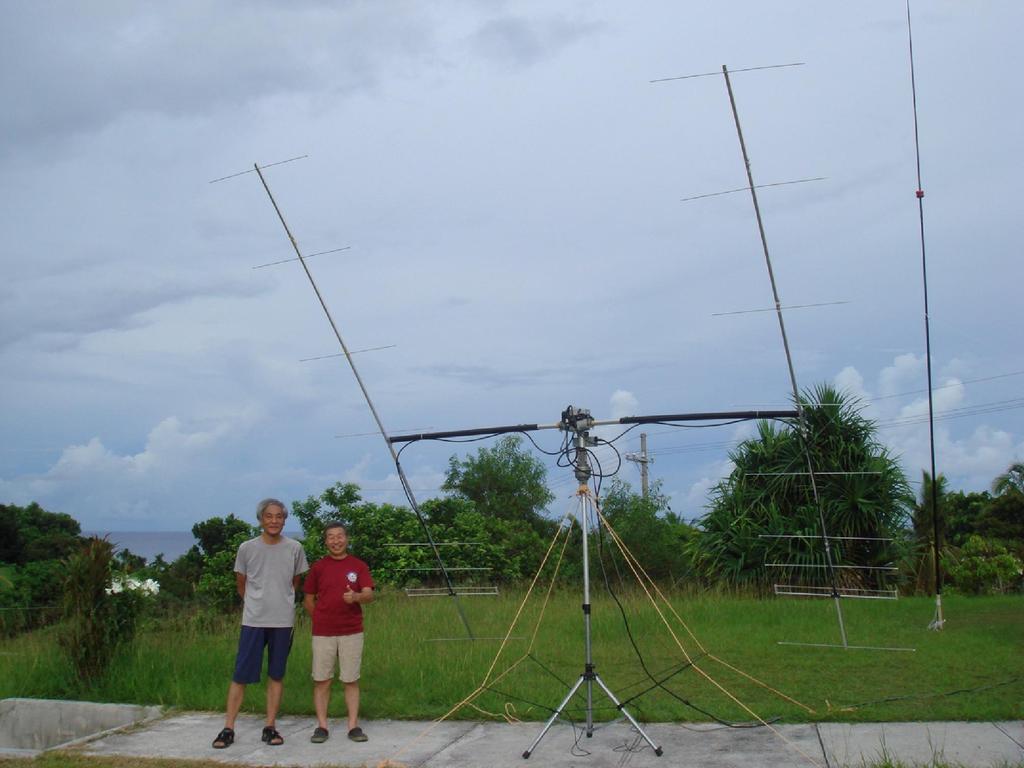 when he was on DXpedition. A short video of that Dxpedition to Palu is available at https://www.youtube.com/watch?v=bd6d0m65sri View of the antenna at T8EM with JH3AZC and JP3EXR.