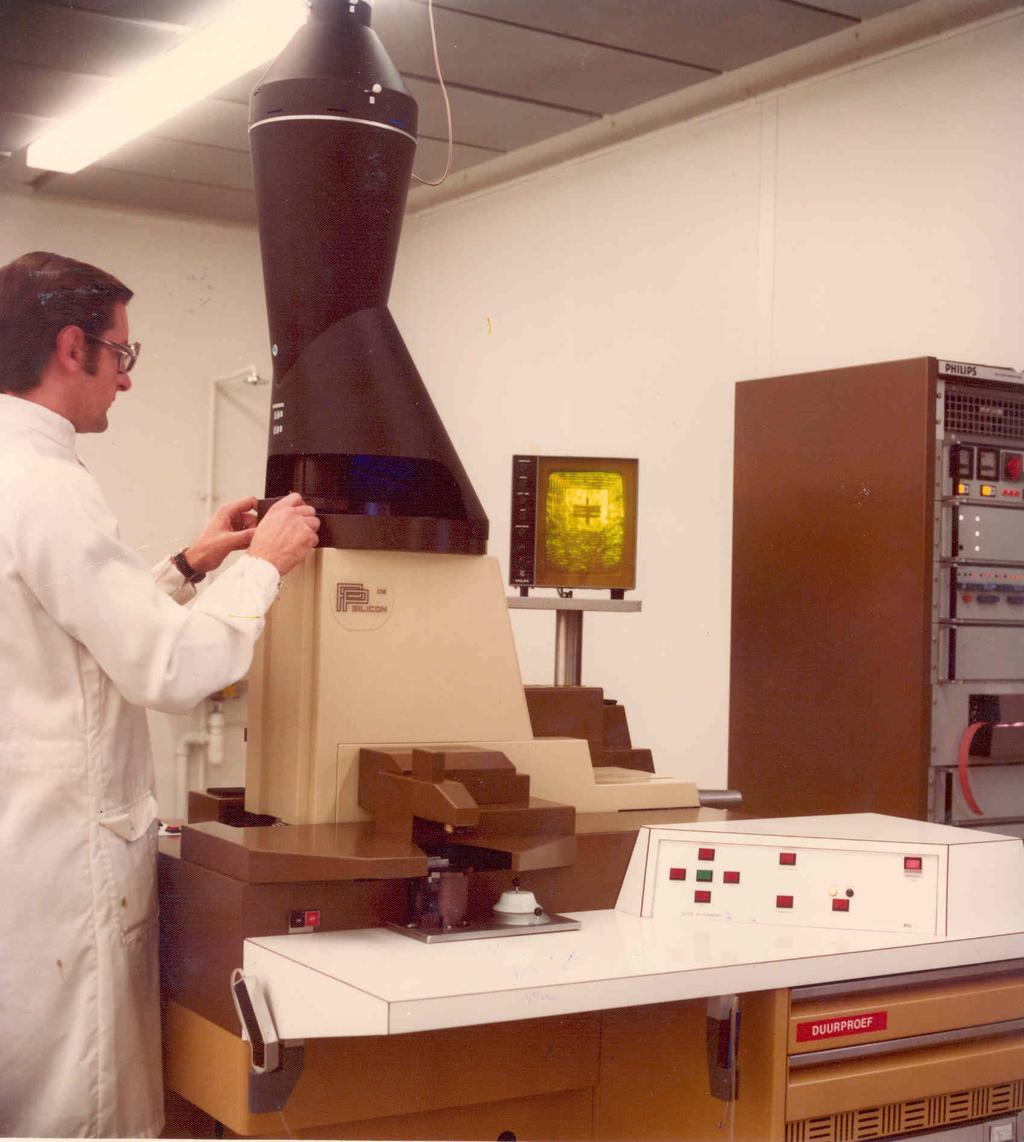 First Philips system operational in 1975 Lens: Tulipe, Cerco (Paris) 5X reduction NA=0.
