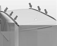 102 Depozitarea Sports tourer cu şine pentru acoperiş Instrucţiuni referitoare la încărcare Utilizaţi cele patru cârlige de pe panourile laterale ale portbagajului pentru