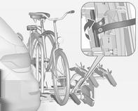 Strângeţi chinga. Ataşarea bicicletelor suplimentare Ataşarea bicicletelor suplimentare este similară cu ataşarea primei biciclete.