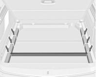 Depozitarea 95 Compartimentul de depozitare de sub capacul pentru podeaua portbagajului poate fi divizat printr-o bară. Inelele de amarare cârlige, cutie service, set de chingi.