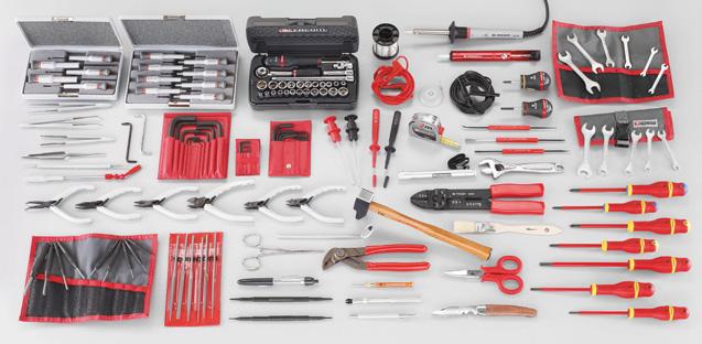 Electronics 149-piece metric and inch tool set CM.EL35 As CM.EL34 but with additional tools listed below. Supplied loose. D : 4,5 kg. APZ.A 1 Dual-size offset screwdriver for Phillips heads no.