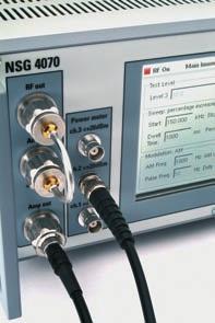 nsg 070 Analog ports Front panel Generator output: amplifi er input: amplifi er output: channel to : N socket 0 Ω, G N socket 0 Ω, max.