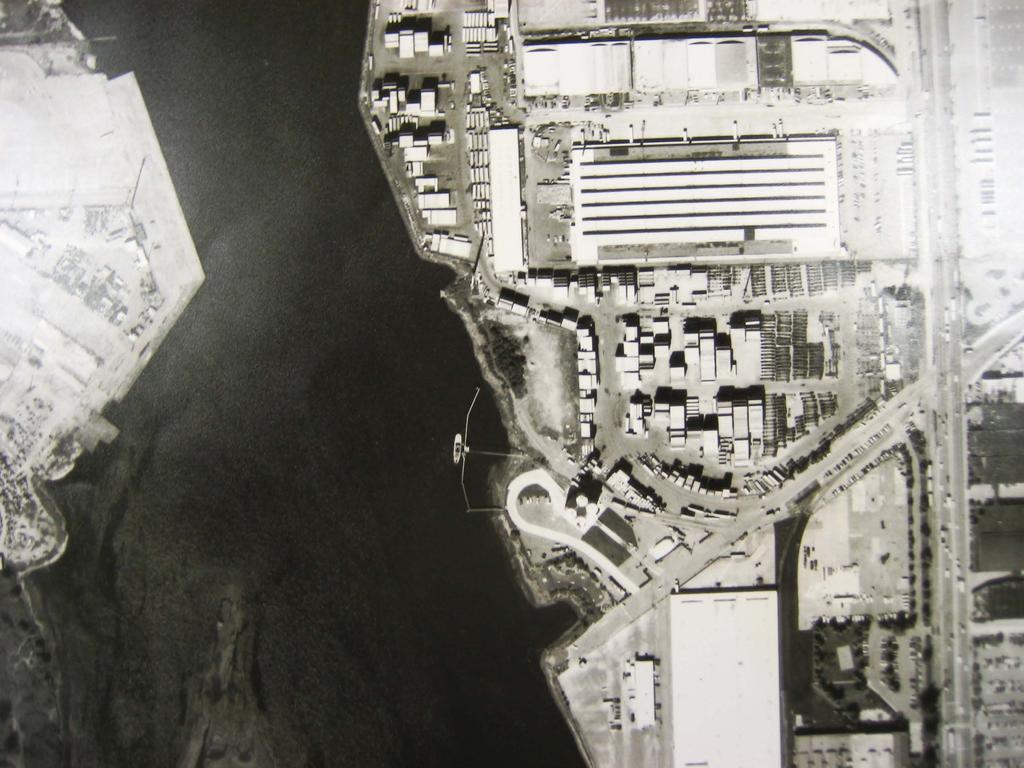 1990 aerial photograph (Metro