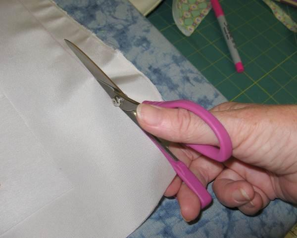 Make the Lining On The Eighth Day Of Havel s, My True Love Is 7 Serrated Sewing/Quilting Scissors 1. I used polyester taffeta lining fabric for the lining.