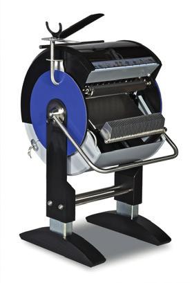 It is ideal for modern bread shops slicing fresh bread on the request of customers. D/ Slicer starts by closing the cover, which opens automatically once finished slicing.