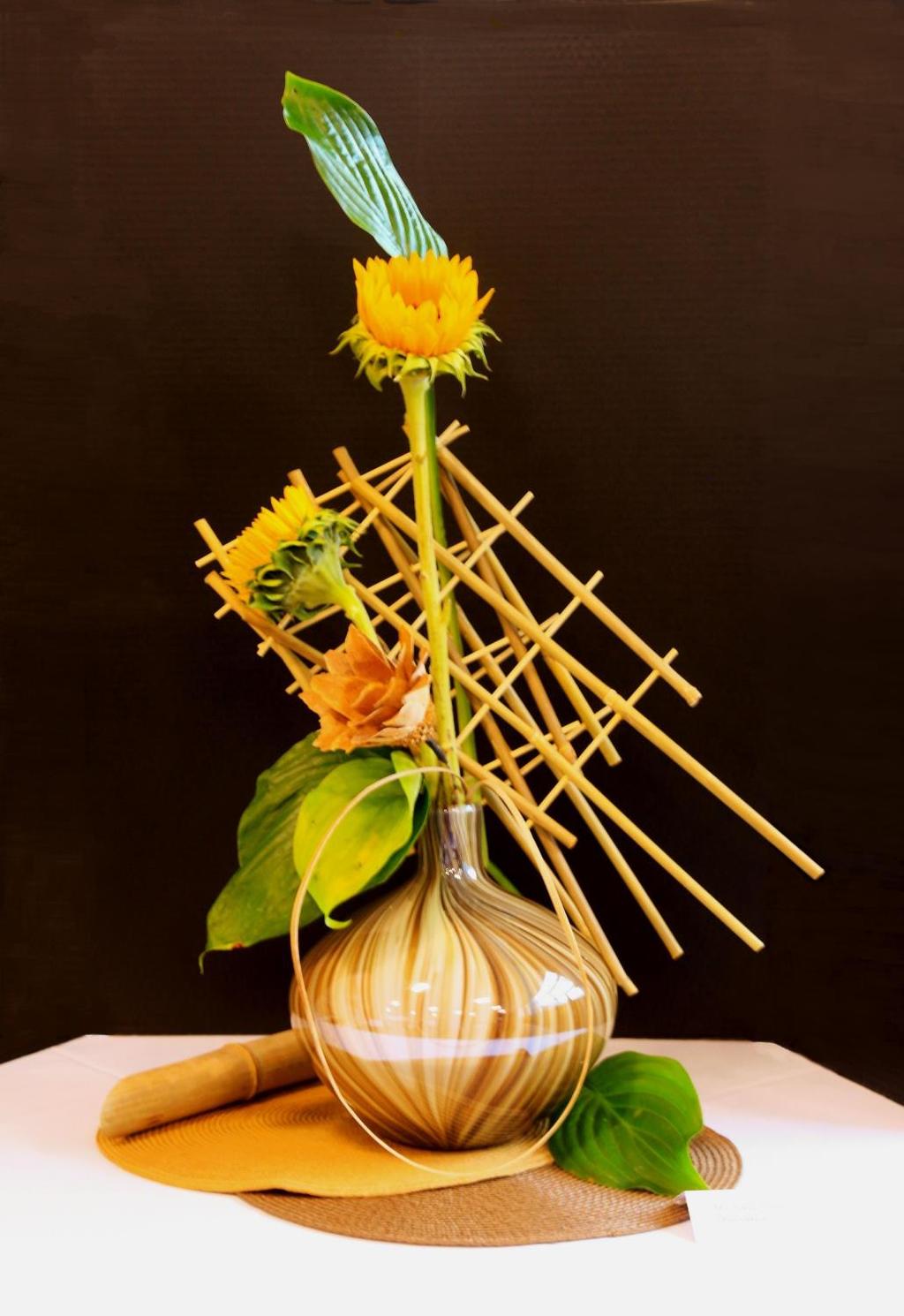 My fall into Ikebana By Grazynka Shaarani Materials: Sunflowers,