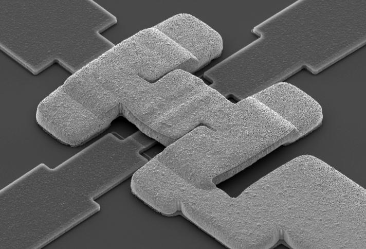 SEM of 10MHz Stiffness-Compensated Resonator with with Slitted Top Electrode Top Electrode Driving