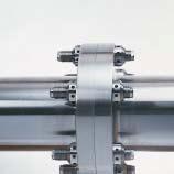 3 After mounting the nuts, the bolt is hydraulically tensioned to a
