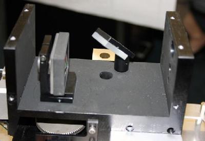 Monochromator (2) The Dual-FL contains a monochromator for selection of the excitation beam. System Description Gratings The essential part of a monochromator is a reflection grating.